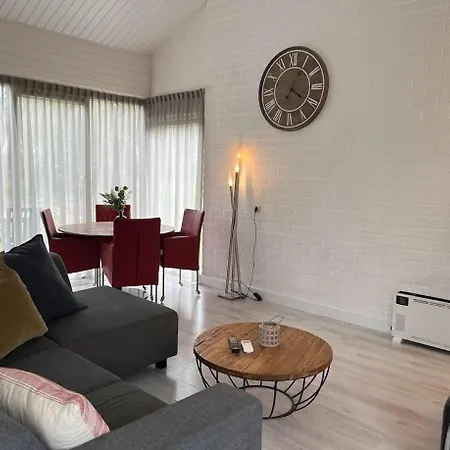 Hébergement de vacances Bungalowpark - Castra 33 *