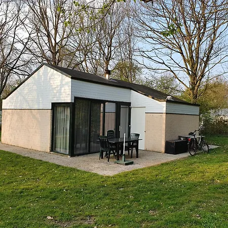 Bungalowpark - Castra 33 Hébergement de vacances *